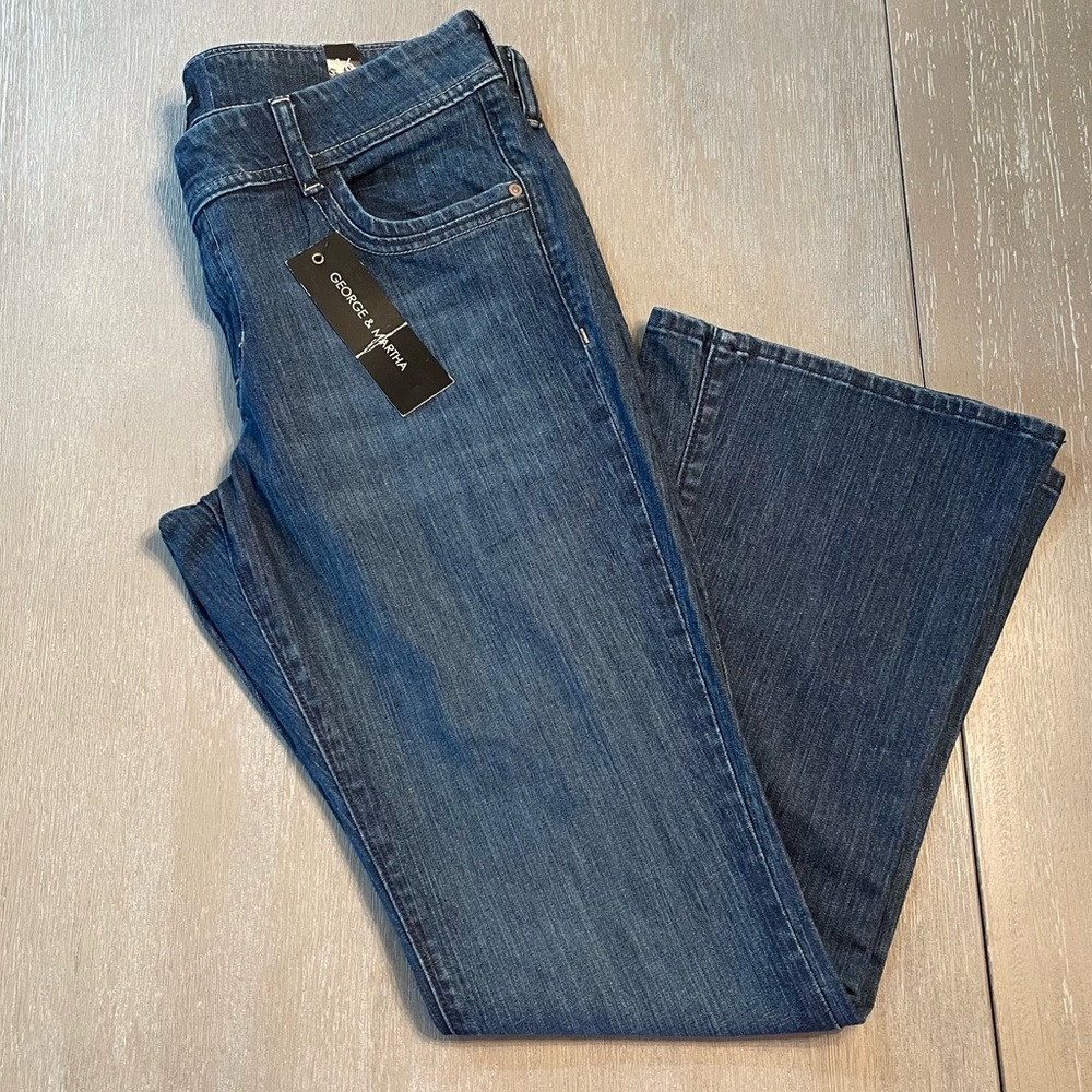 George & Martha plus size Women’s Alina dark blue flare leg Jeans size 16. New
